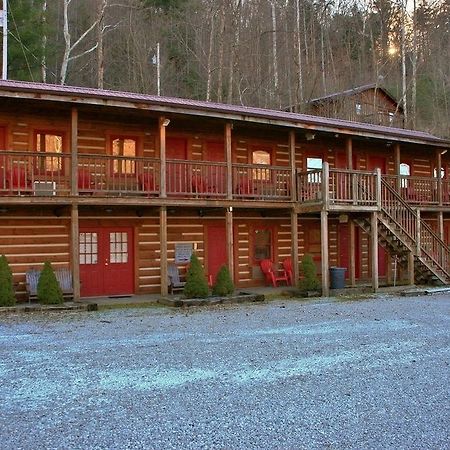 Black Bear Lodge Motel Slade Εξωτερικό φωτογραφία