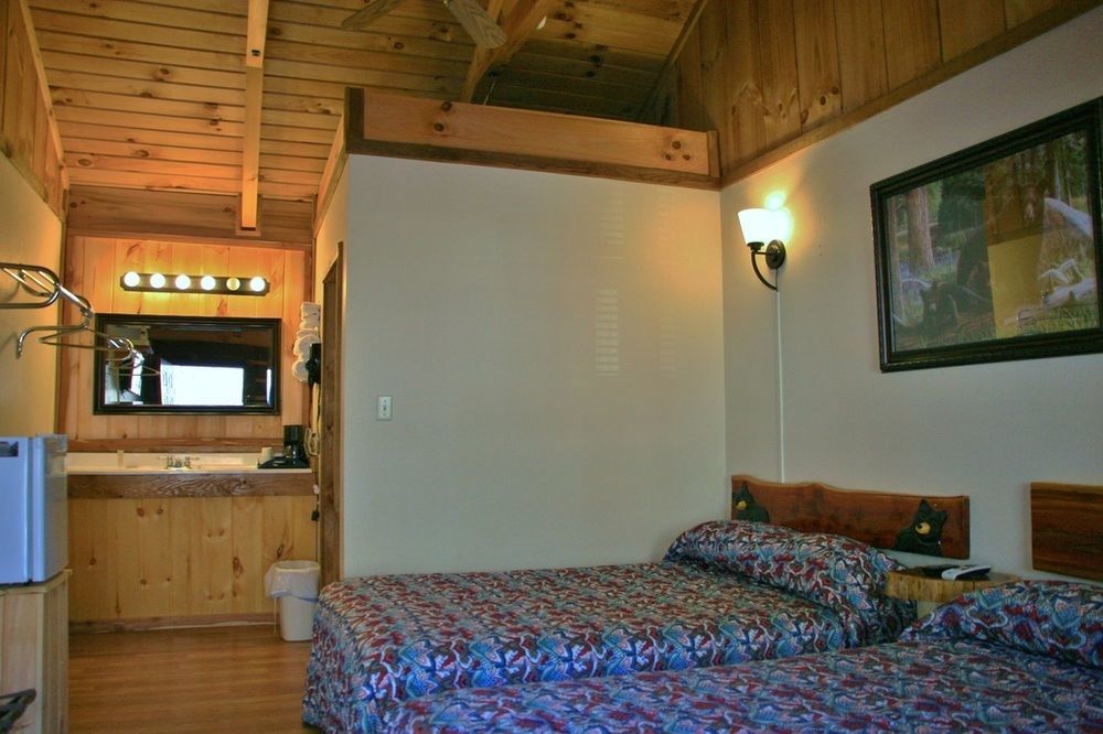 Black Bear Lodge Motel Slade Εξωτερικό φωτογραφία