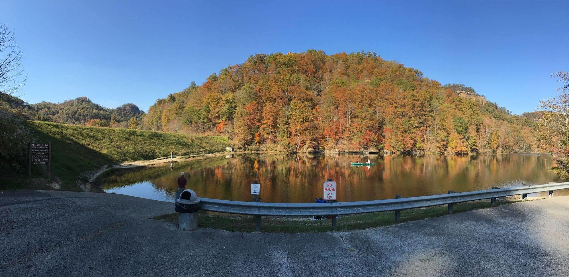 Black Bear Lodge Motel Slade Εξωτερικό φωτογραφία